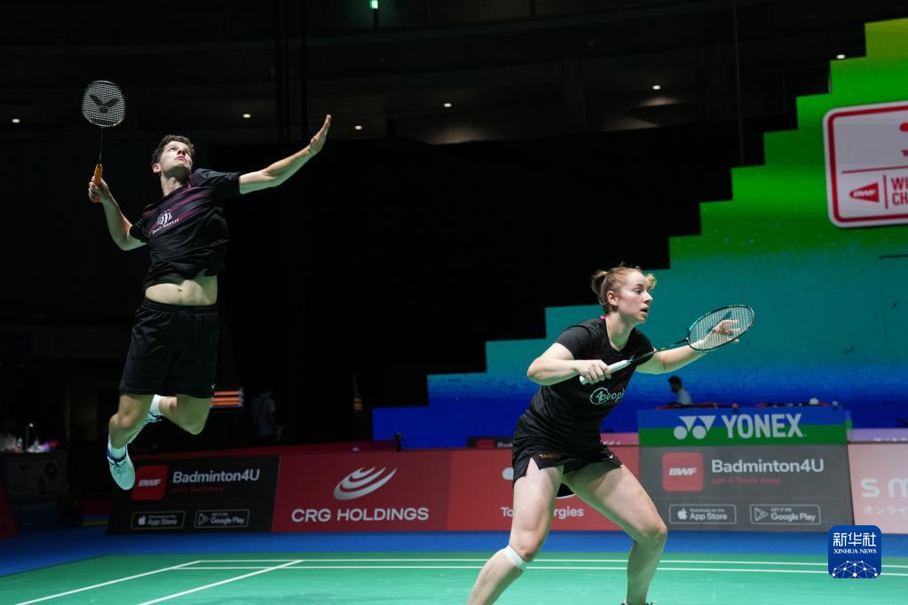 足球圈中稳 足球圈中稳