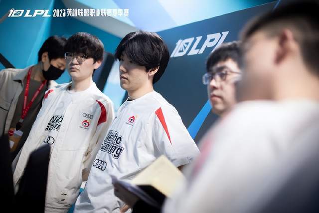 与比赛的人 与比赛的人