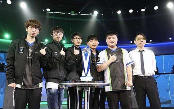 一个具象的 一个具象的