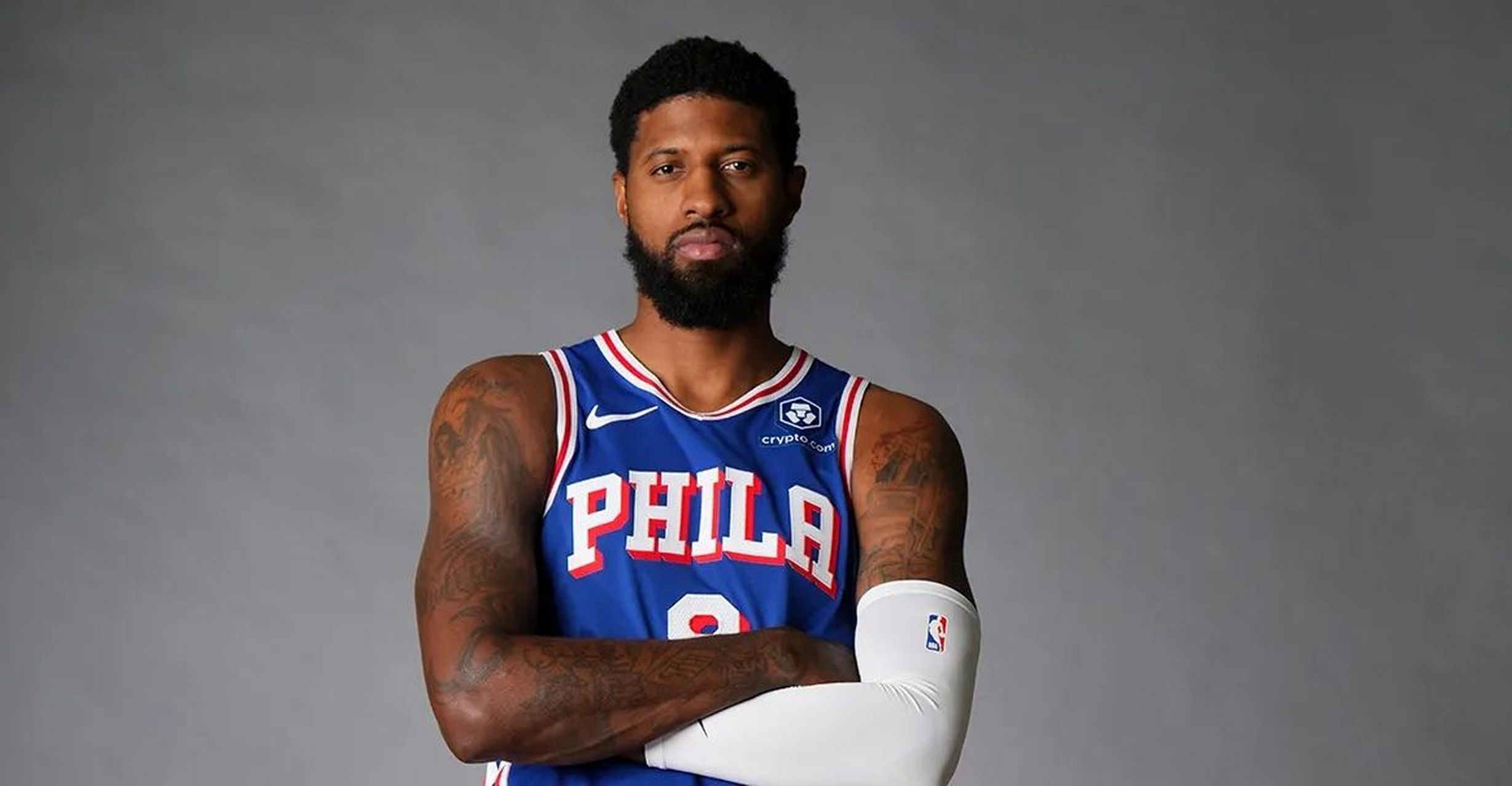 边后卫内收 边后卫内收